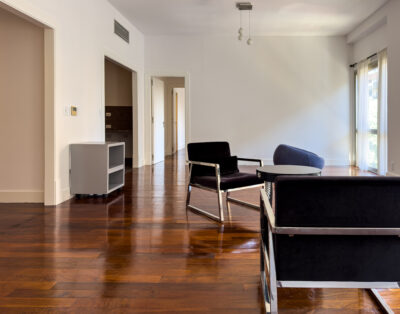 Amplio departamento de 2 dormitorios con gran living y cocina completa