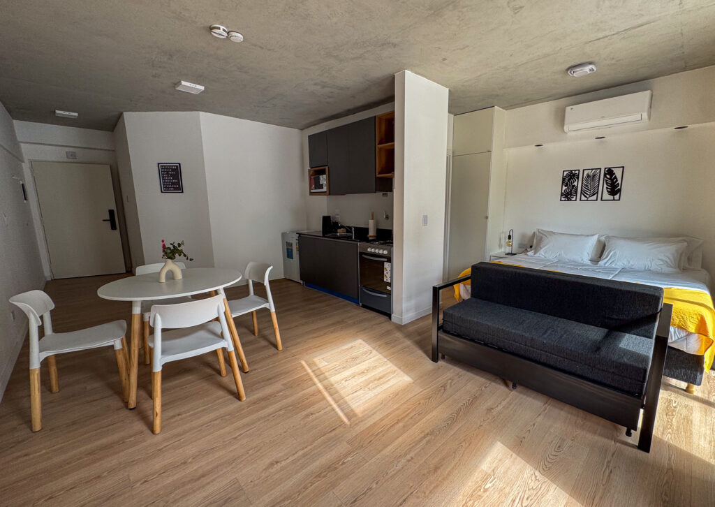 Estudio Moderno para 3, cerca del Movistar Arena